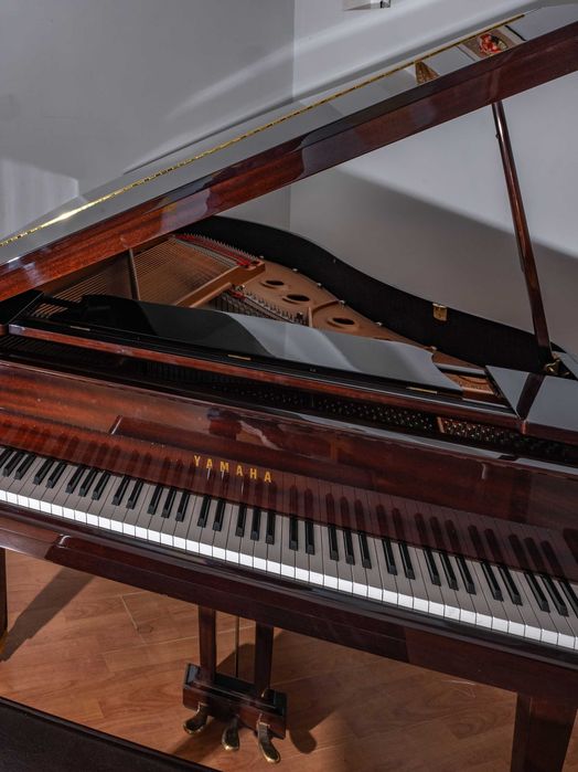 Отличный Рояль Yamaha
