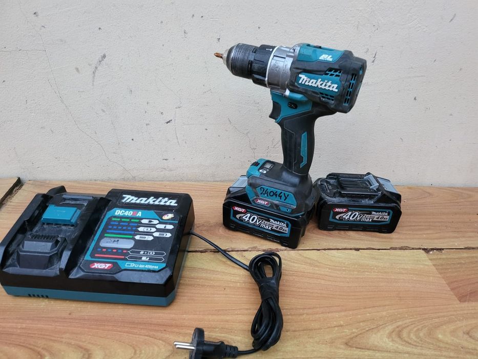 Mașină de găurit și înșurubat Makita DF001G