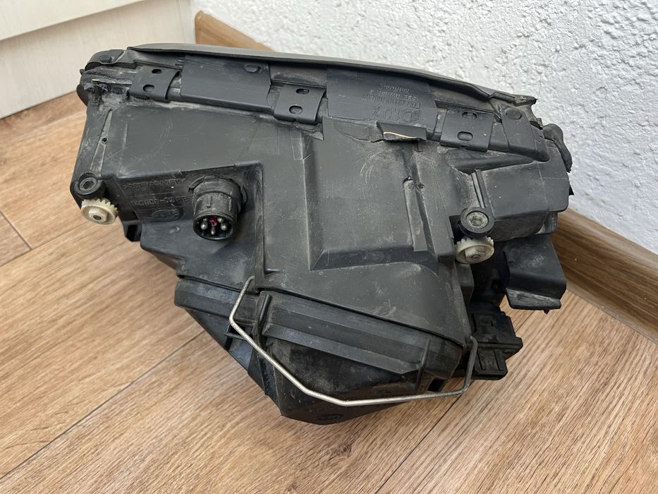 Фара правая от Audi A6 кузов C4. Б/У