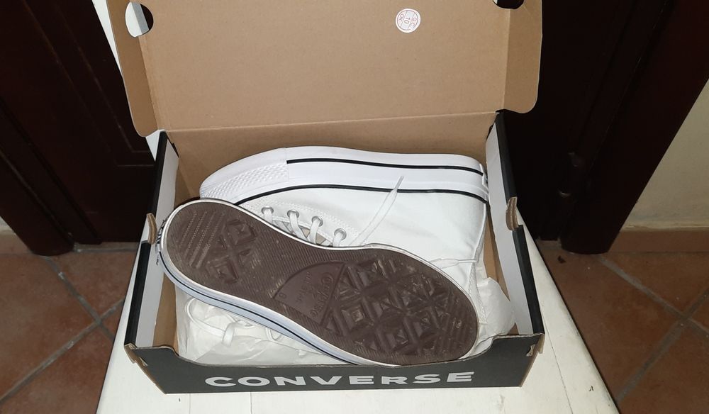 Nike Air Jordan 1,  Converse N 39