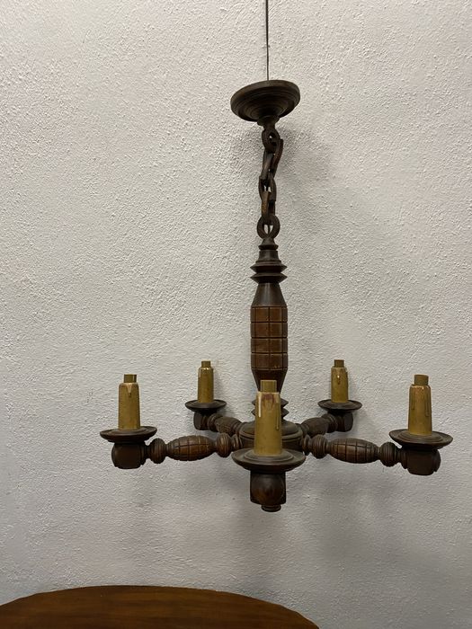 Френски полилей от дъб  лампа дърворезба