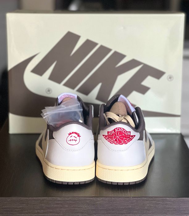 Travis Scott x Air Jordan 1 Low Reverse Olive 42.5 EU