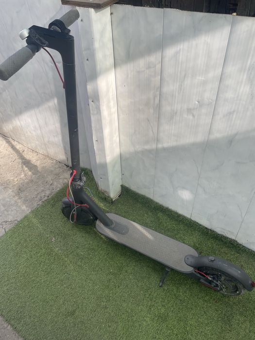 Vând trotinetă electrică