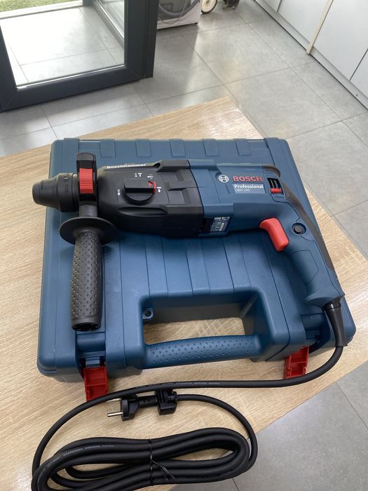 Перфоратор Bosch Professional GBH240 (A4)