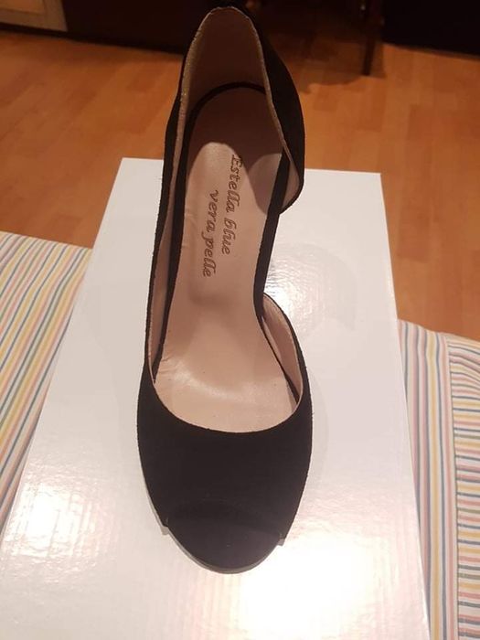 Vând sandale din piele nr 35