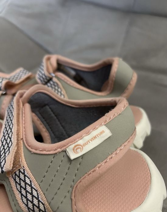 Детские сандали на девочку