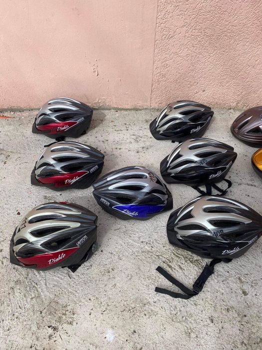 Каска за колело различни видове