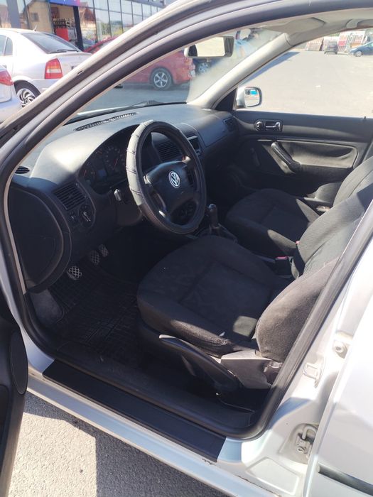 VOLKSWAGEN Golf 2000 — imagine 3