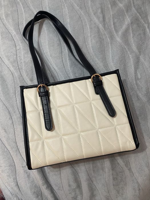 Новые сумки все по 2000