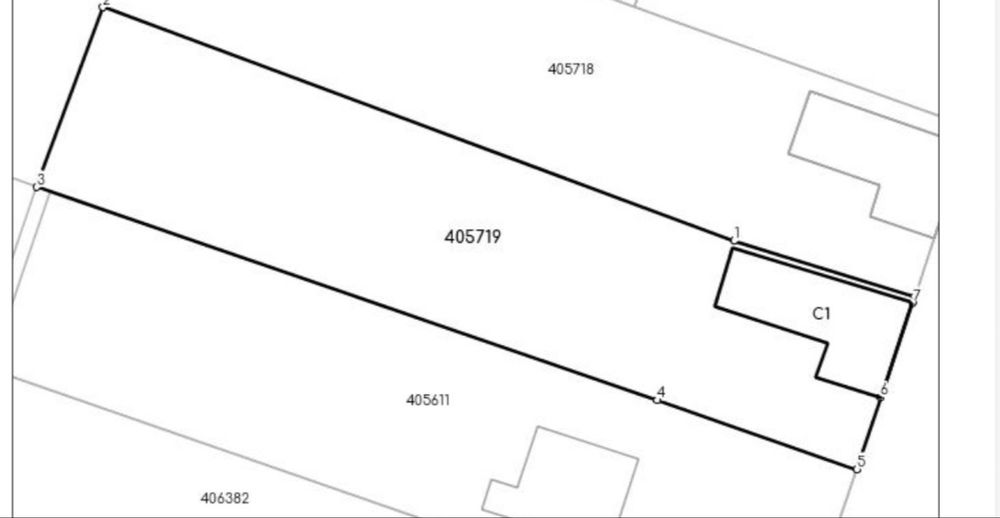 Casa cu teren 1618 mp si utilitati Ianova