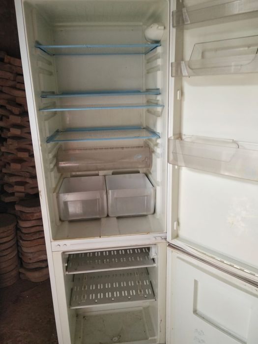 Продам холодильники Минск и Индезит