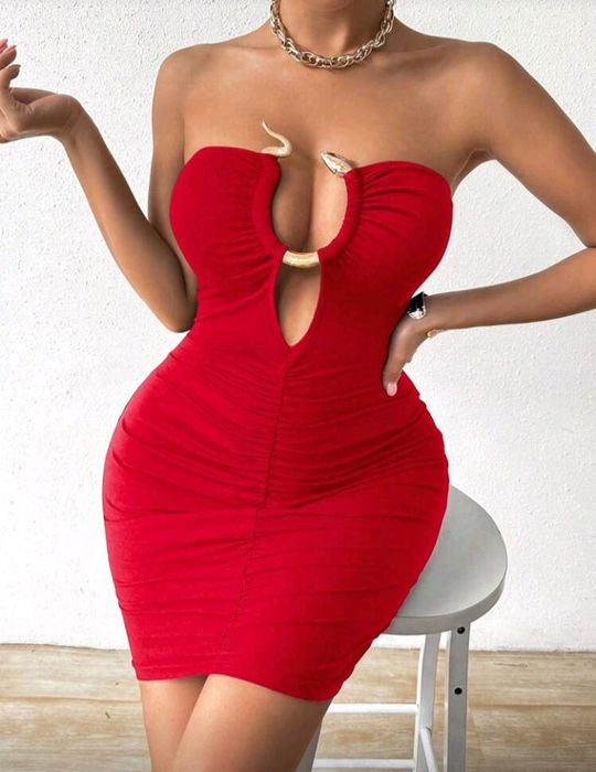 Красива Червена Рокля