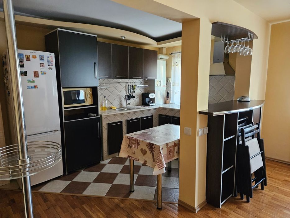 Apartament 3 camere de inchiriat