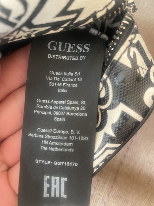 Оригинална чанта Guess