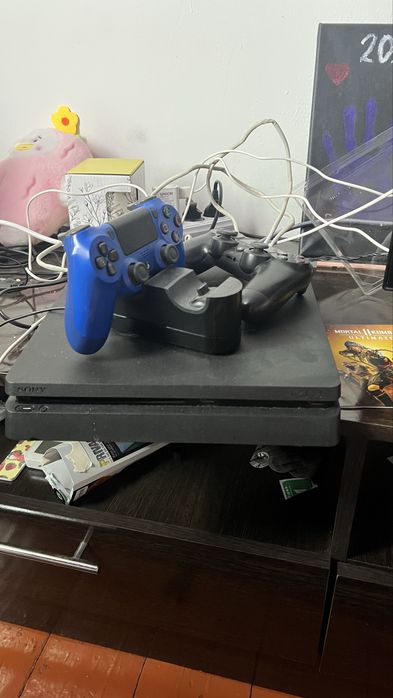 Продам playstation 4 slim 1tb