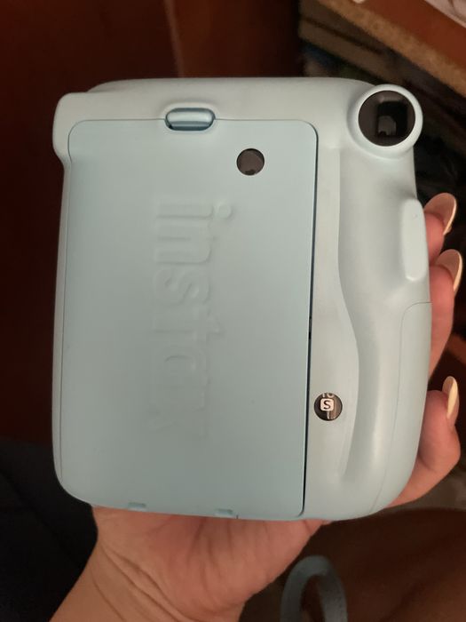 Instax mini 11 . Color: sky blue