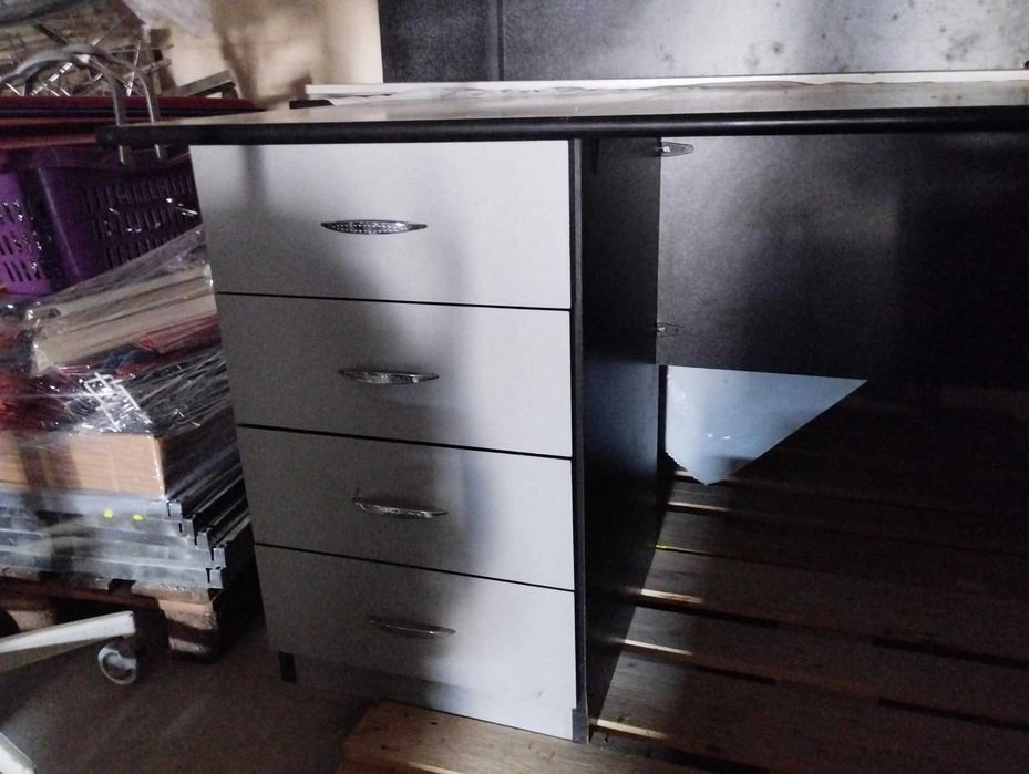 Birou PAL negru cu gri - cu 4 sertare - 140x70 cm h=80 cm - cu fantă pentru cabluri