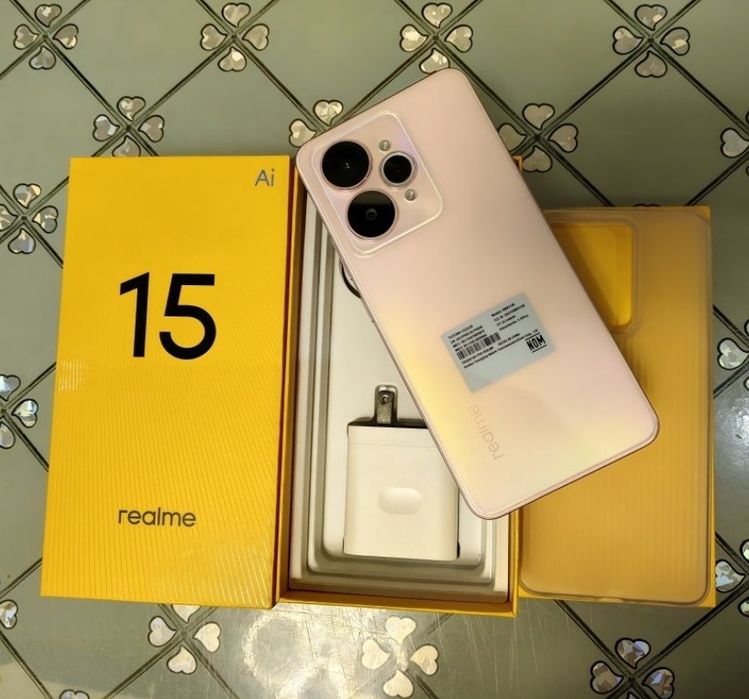 Realme 15 5G. 16/256.