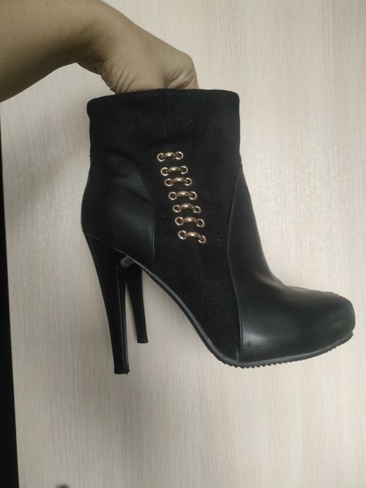 Продам женскую обувь