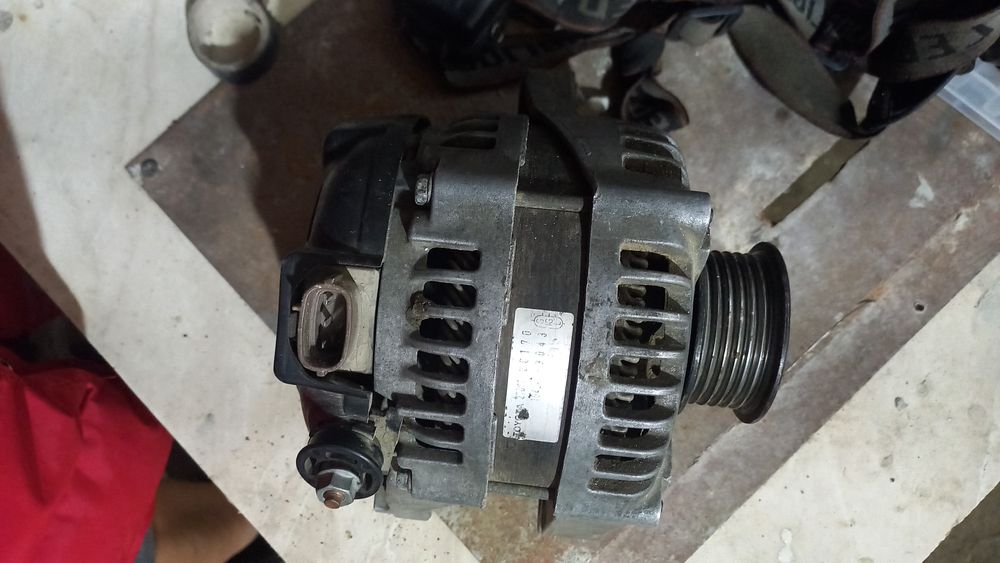 Продам генератор на автомобиль Тойота