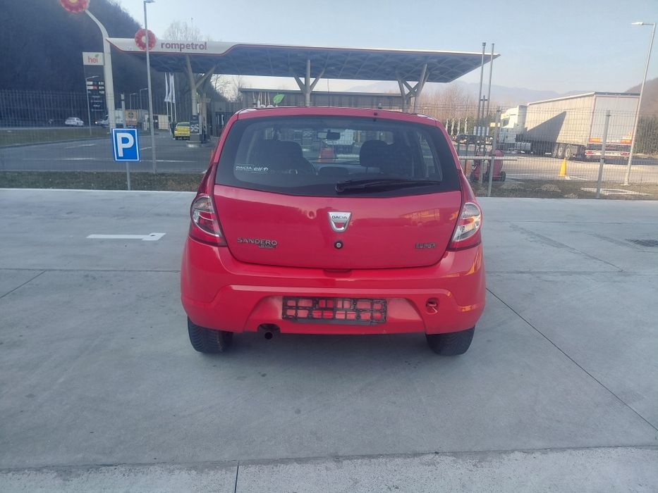 Vand dacia Sandero  1,4 mpi (benzina) an 2010 km 159600 reali !
