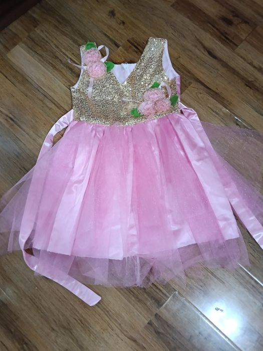 Продам праздничные платья