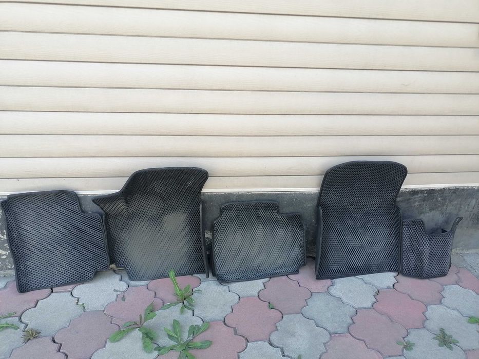 Ева полики в салон автомобиля