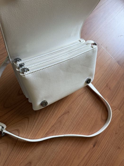 Дамска бяла чанта