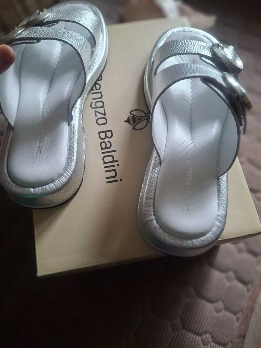 новые Шлепанцы  40-41р  Bengzo baldini