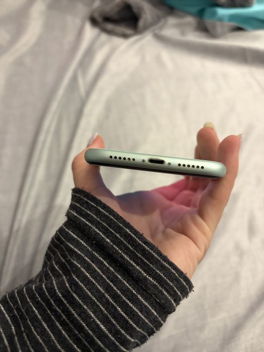 Vand iphone 11, 128GB