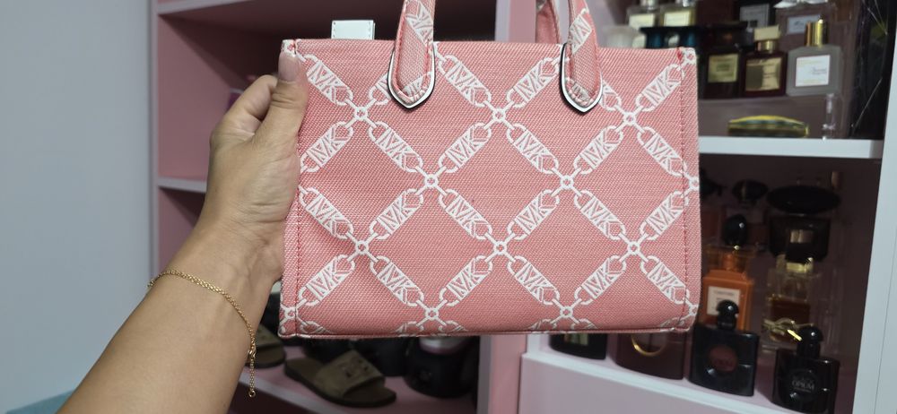 Poseta si adidasi michel kors