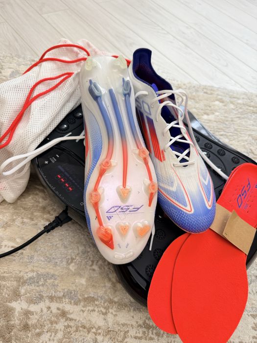 Бутсы adidas белый