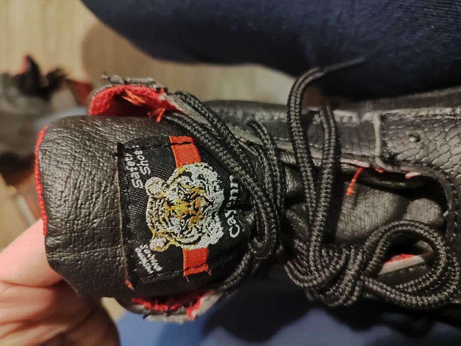 Работни обувки с бомбе