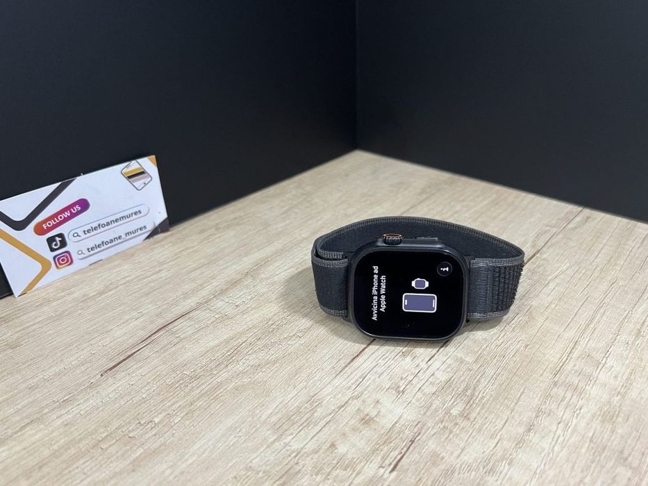 Apple Watch Ultra 3 49mm Black Titanium Black Charcoal Trail Loop Seco