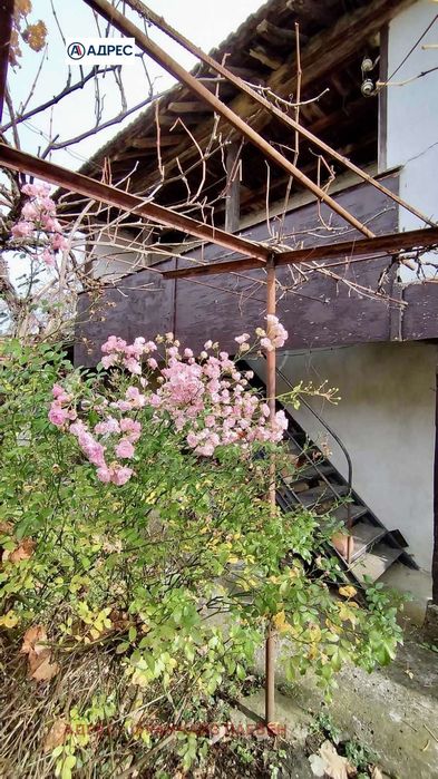 Къща в Ловеч, област-с.Терзийско площ 100 цена 33234