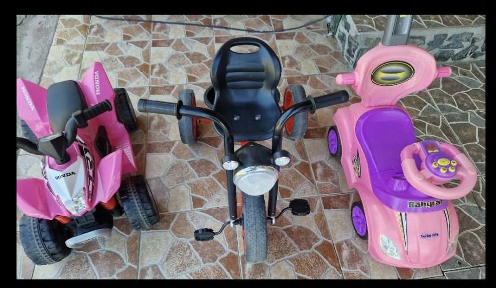 Biciclete,trotinete, fetite