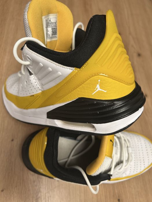 Маратонки Nike air JORDAN 38,5