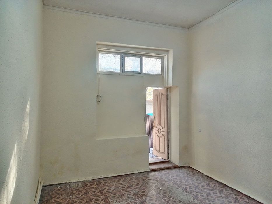 Продается 1 комнатная квартира на земле с участком 0.7 сот