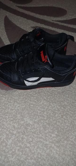 Vând adidași marimea 38.5