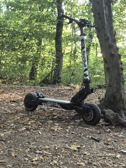 Vând trotineta electrica kukurin g2 master