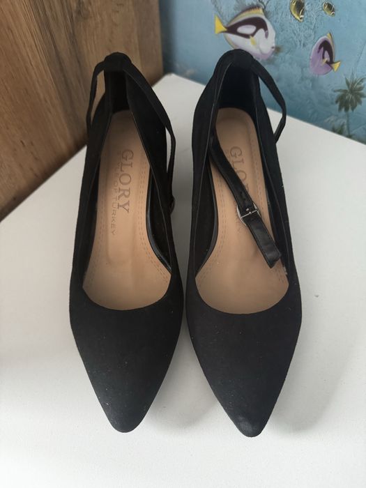 Продам туфли замш