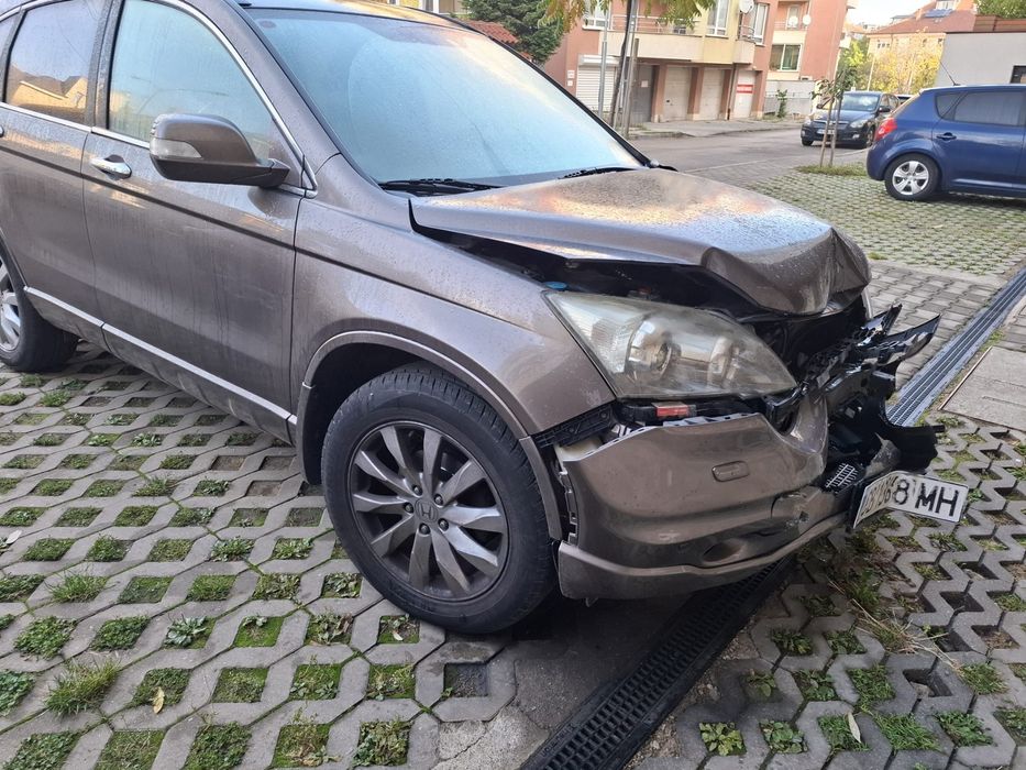 Продавам HONDA CRV