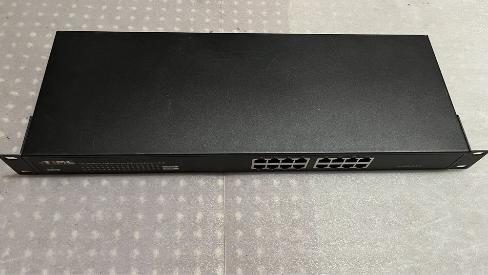 Switch ipTIME 16 porturi, 10/100Mbps, carcasa metalica, 19"