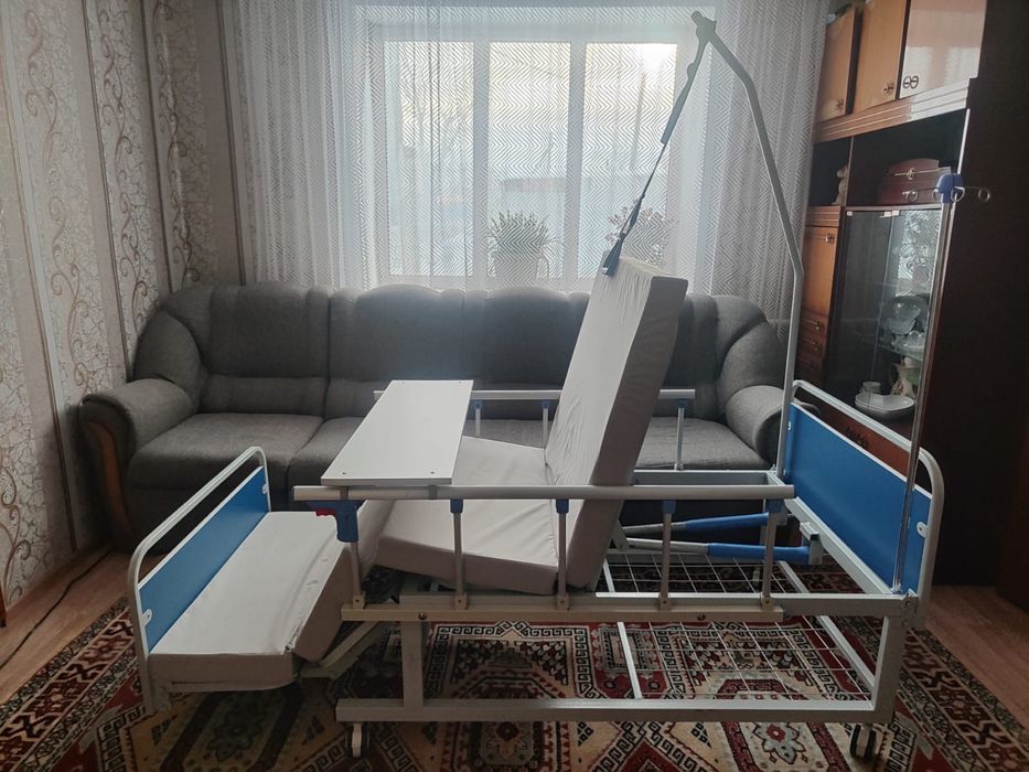 Медицинская кровать