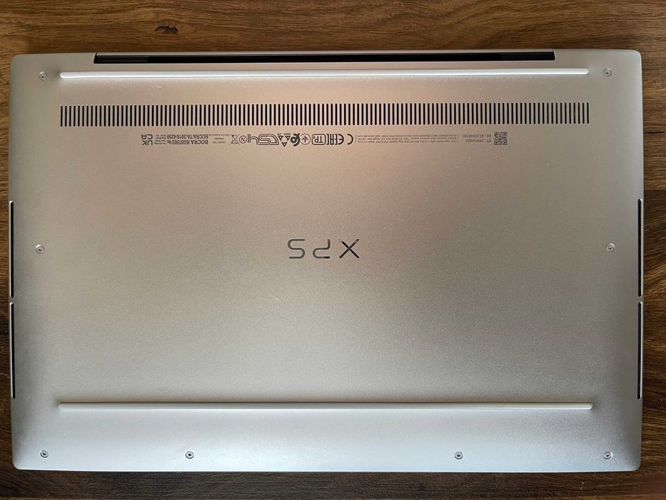 Лаптоп Dell XPS 9310 13,4 Inch Intel i7-1185G7 Като НОВ