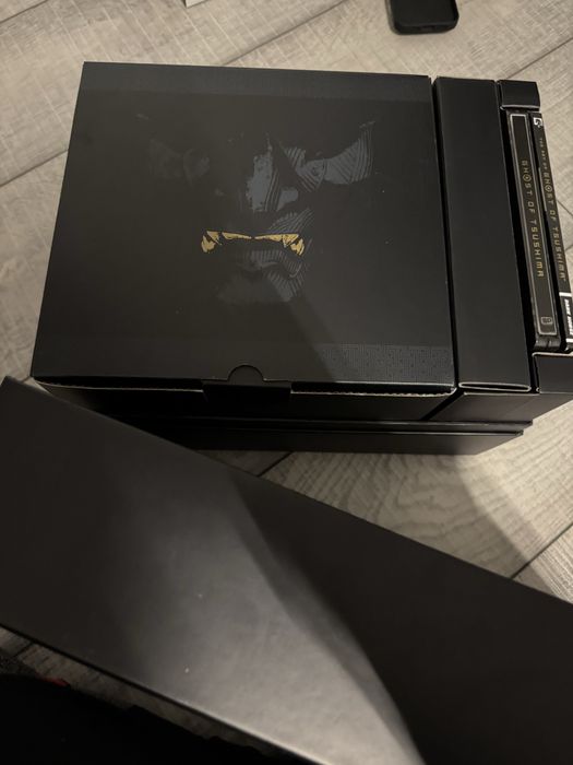 Collectors edition ps4/ps5 god of war, ghost of tsushima, cyberpunk