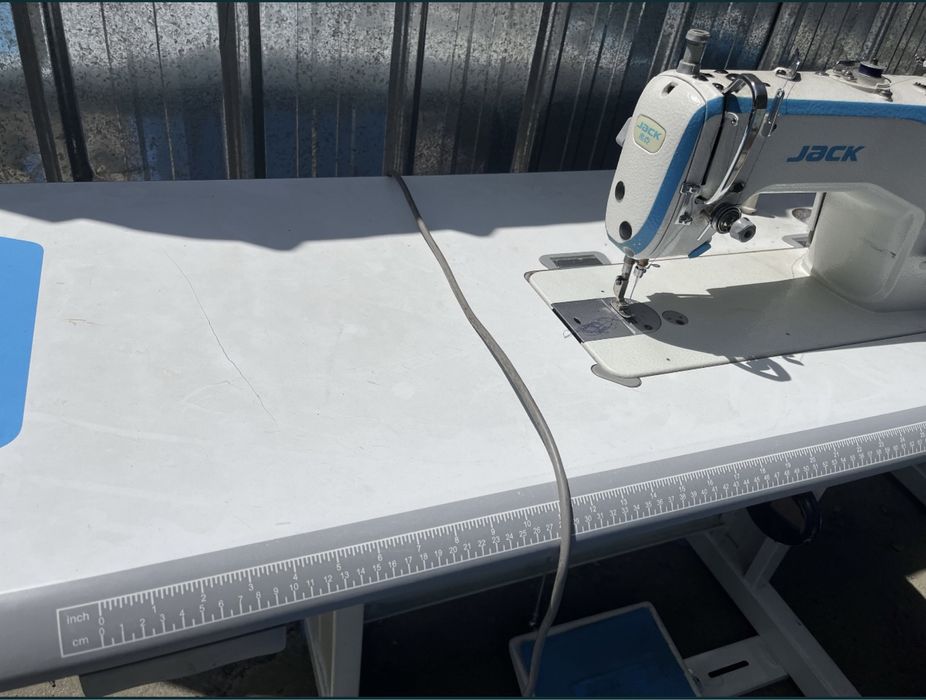 Швейная машинка jack