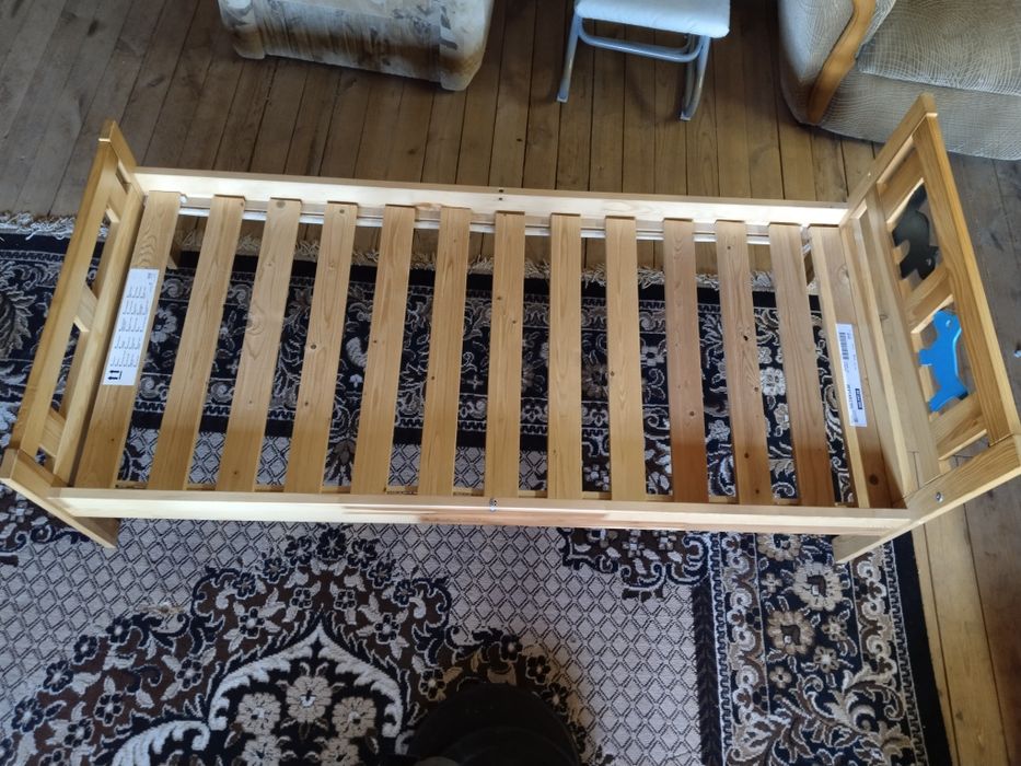 Отличная  кровать из Ikea