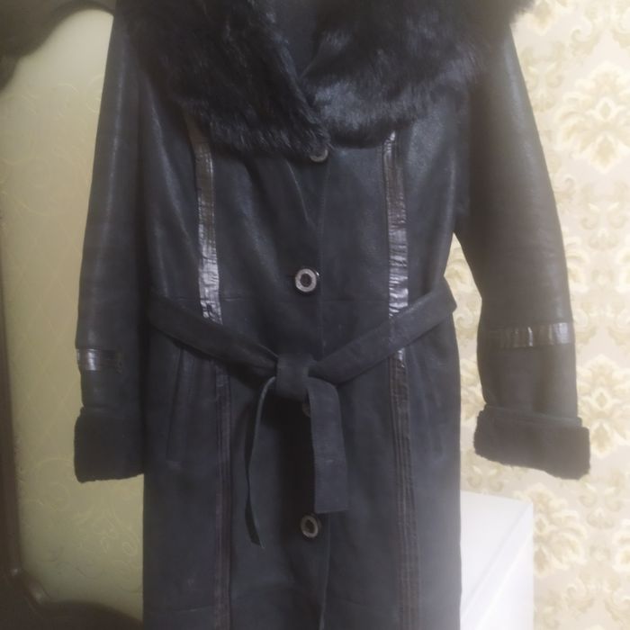 Зимняя дубленка женская