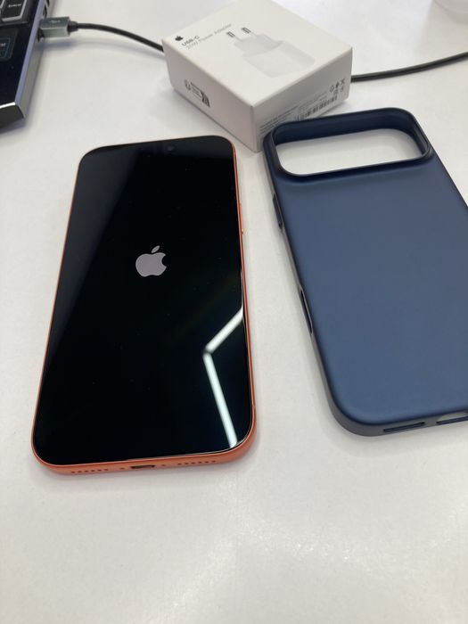 Iphone 17 Pro Max Orange 256Gb ca Nou 3 Incarcari